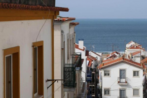 GuestHouse Vitória - Quarto com varanda e vista de mar